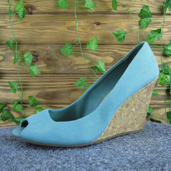 American Eagle Women's Peep Toe Blue Fabric Pump 10 Medium‎ Used 2025 - Picture 1 of 7